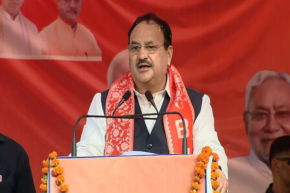 "This election clearly shows 'vikas' with NDA and 'vinash' with Mahagathbandhan": JP Nadda in Bihar