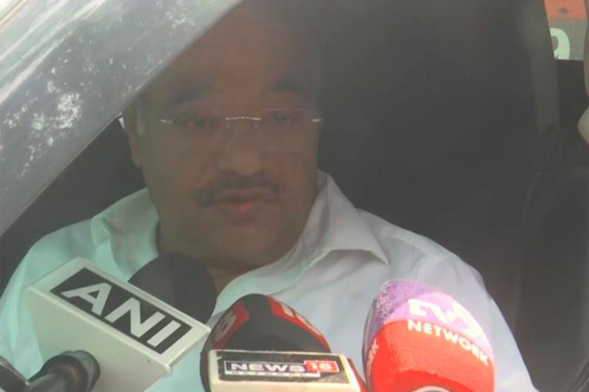 "Suvendu Adhikari will win from both Nandigram and Bhabanipur by massive margin": BJP's Samik Bhattacharya