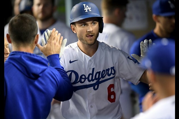 Dodgers down D-backs, wrap up playoff berth
