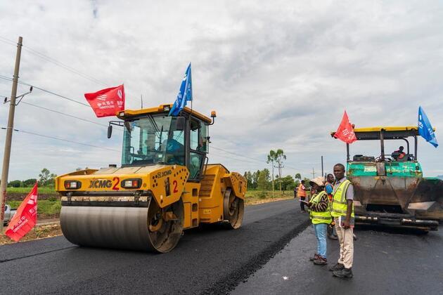 (Hello Africa) Chinese-built "sugar road" empowers development in western Kenya