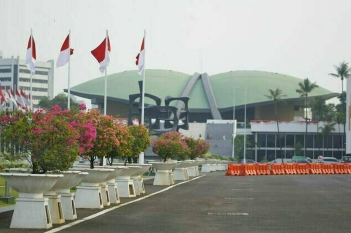 Why Indonesia's parliament struggles to maintain independence and trust