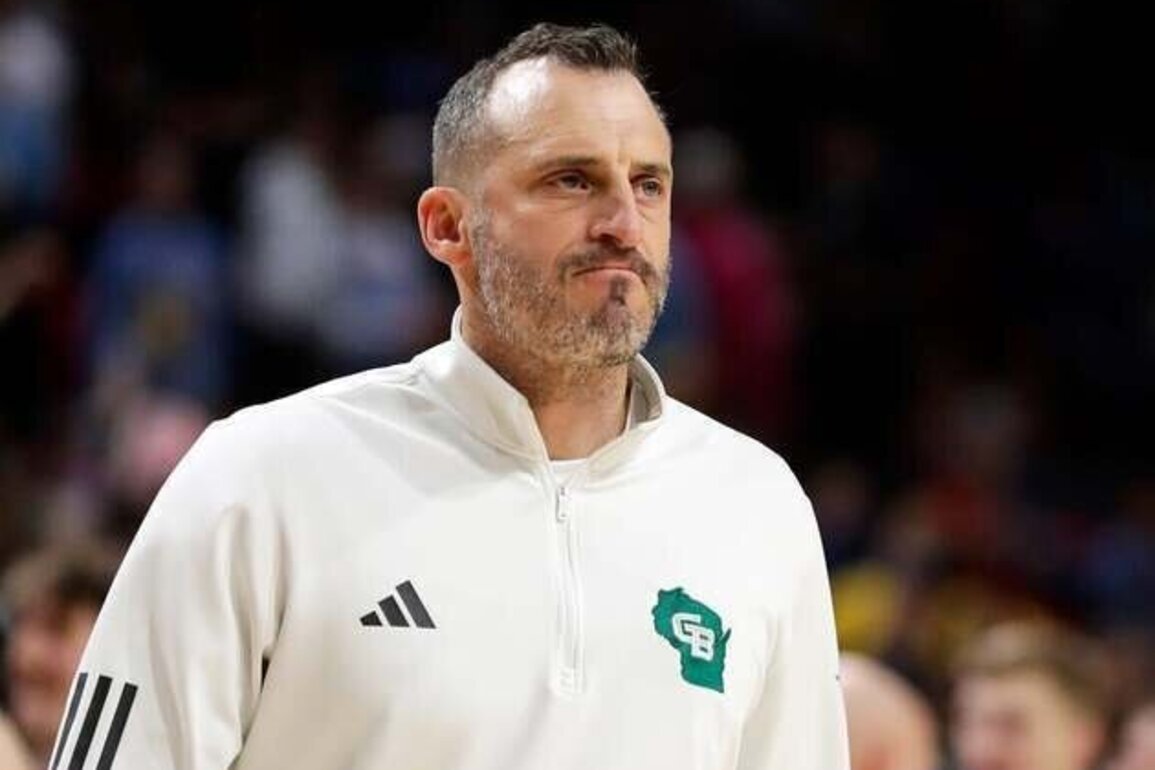 Doug Gottlieb pausing radio show to focus on coaching Green Bay