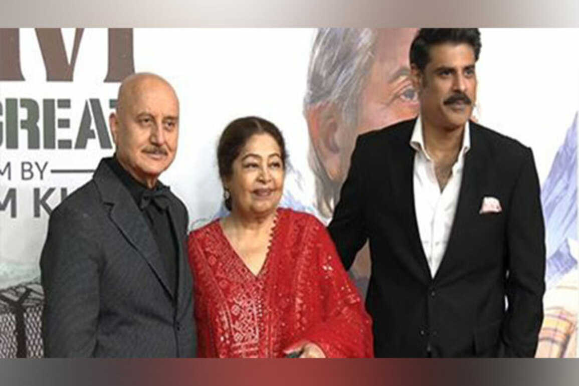 Kirron Kher makes rare appearance to support Anupam Kher at 'Tanvi The Great' premiere
