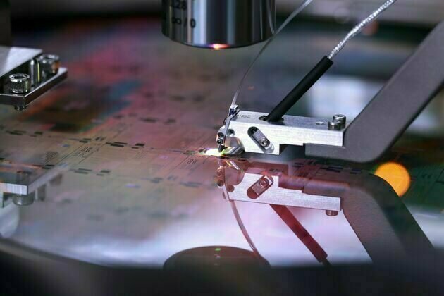 Quantum tech is a high-stakes gamble. Here's how Australia can find a way forward