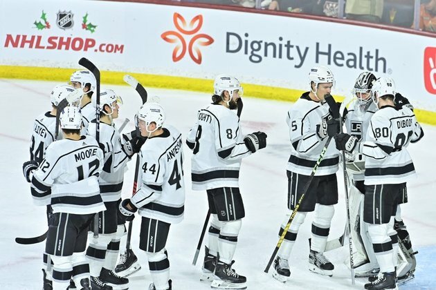 Kings top Coyotes to remain unbeaten on road
