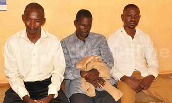 Mutebi (ku kkono) eyali avuga Namaganda, Lukonge ne Muwonge abaaleeteddwa ng’abajulizi. Mutebi (ku kkono) eyali avuga Namaganda, Lukonge ne Muwonge abaaleeteddwa ng’abajulizi.
