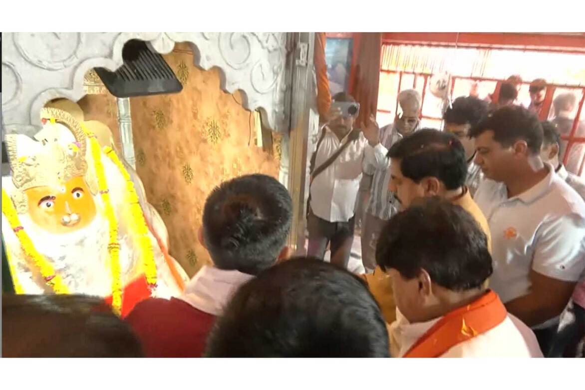 MP CM Yadav offers prayers at Veergarhi Hanuman Temple in Indore
