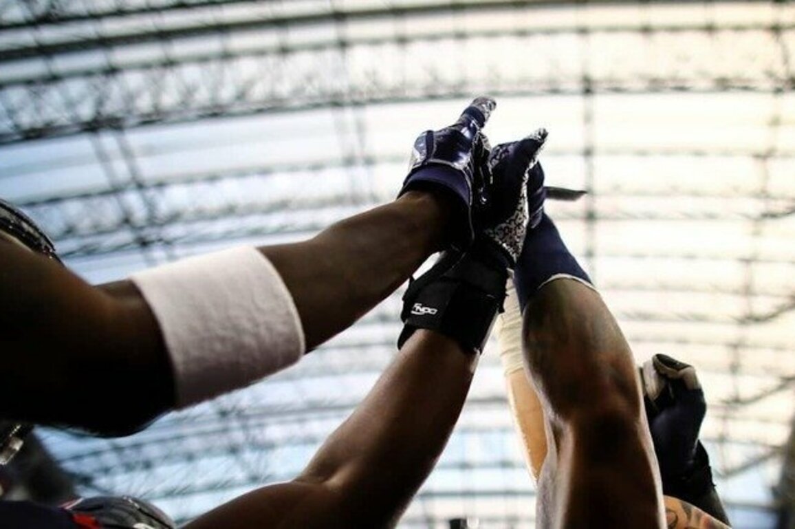 Texans Players Celebrate Roots in NFL Heritage Program