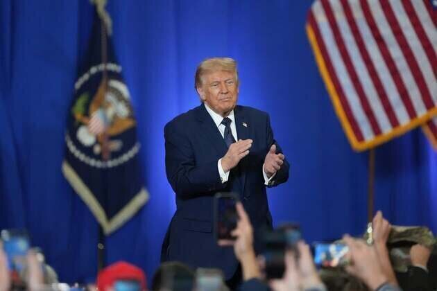 President Trump says MLB should institute salary cap