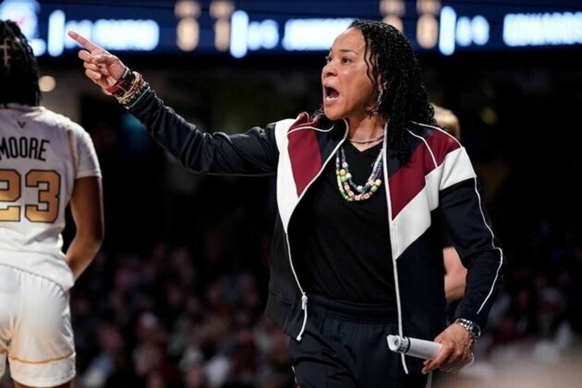 South Carolina wins coin flip to decide No. 1 seed in SEC