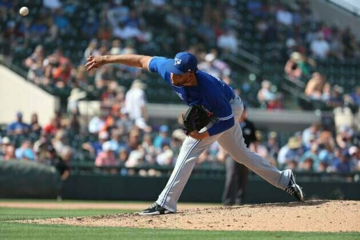 Report: Dodgers to recall RHP Julian Fernandez amid rash of injuries