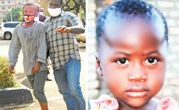 Nuwashaba (ku kkono) lwe baamultwala ku kkooti okukola siteetimenti. Ku ddyo ye mwana Kyamagero eyattiddwa Nuwashaba (ku kkono) lwe baamultwala ku kkooti okukola siteetimenti. Ku ddyo ye mwana Kyamagero eyattiddwa
