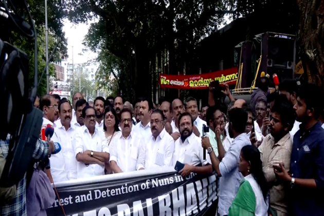 Kerala Congress holds protest against arrest of two nuns in Chhattisgarh