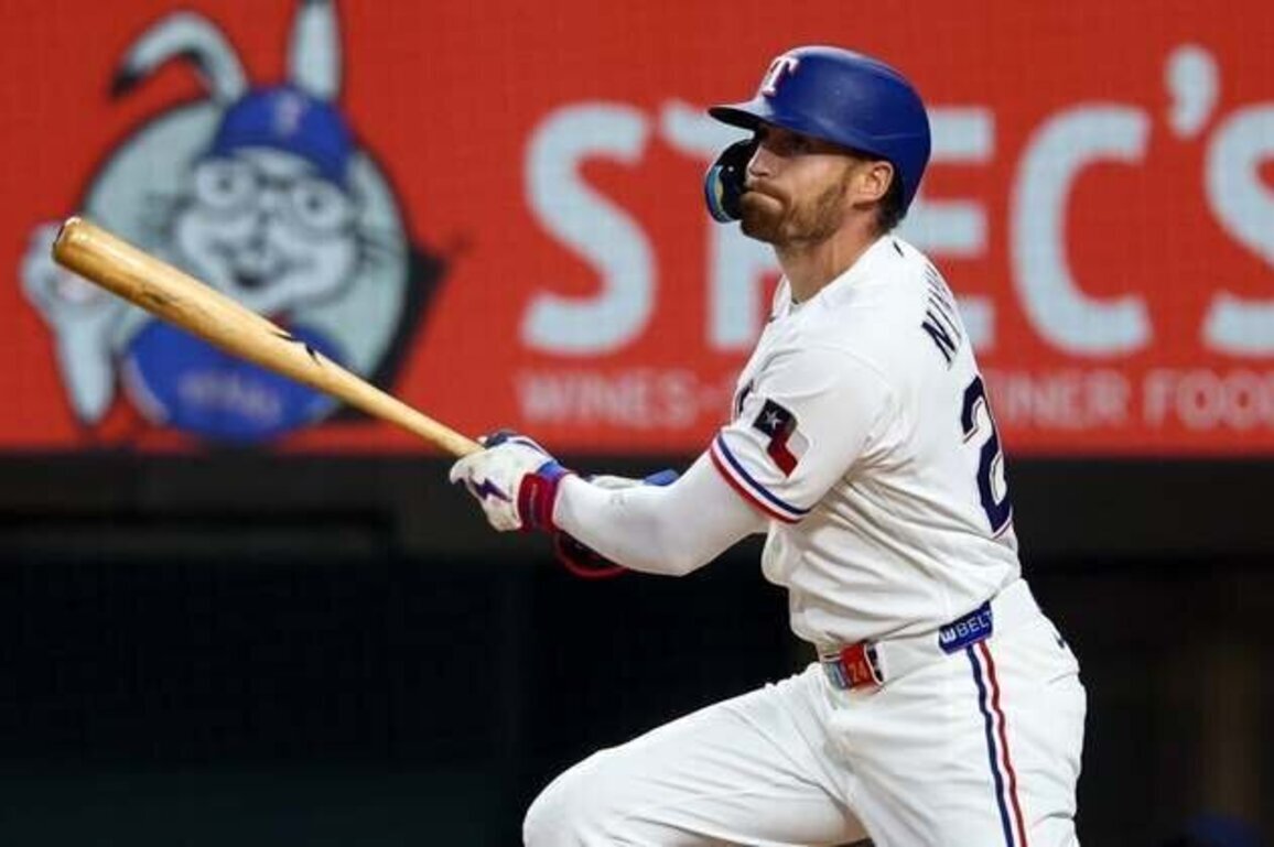 Rangers OF Brandon Nimmo day-to-day with sprained ankle