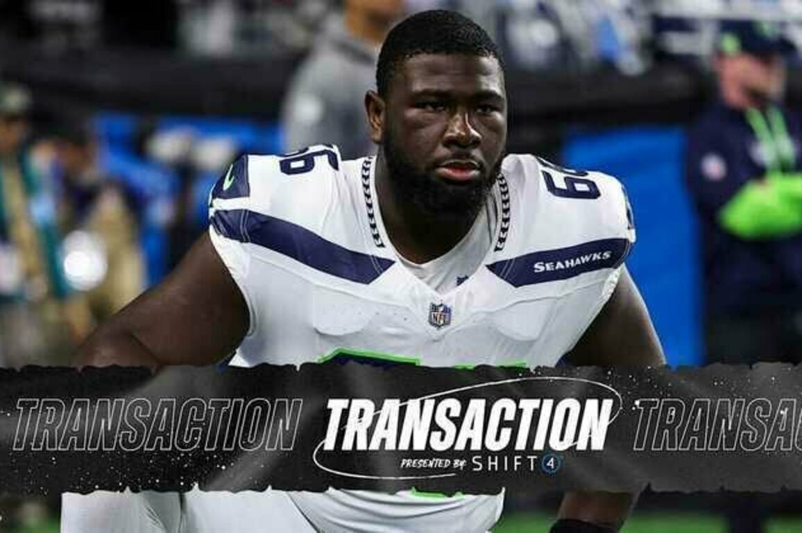Raiders sign G McClendon Curtis to the practice squad