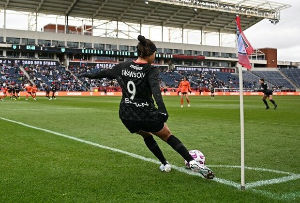 Mallory Swanson signs record five-year contract with Red Stars