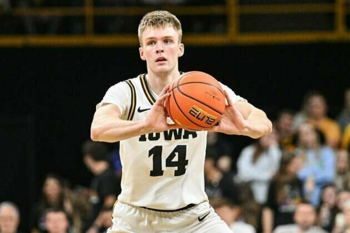 Bennett Stirtz puts up 29 as Iowa hands Ole Miss first loss
