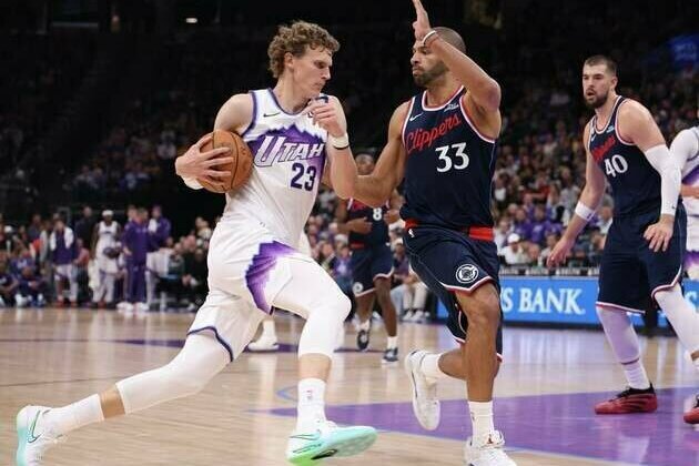 Jazz build 37-point lead in opener, crush Clippers