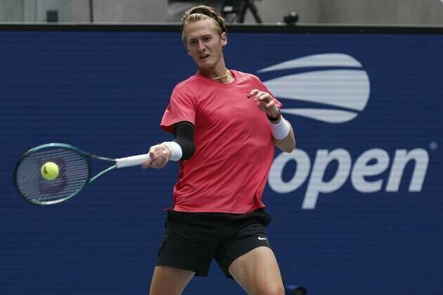 Sebastian Korda retires from first-round match vs. Cameron Norrie