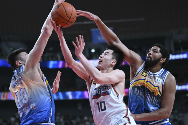 (SP)CHINA-URUMQI-BASKETBALL-CBA LEAGUE-PLAYOFFS-XINJIANG VS NANJING (CN)