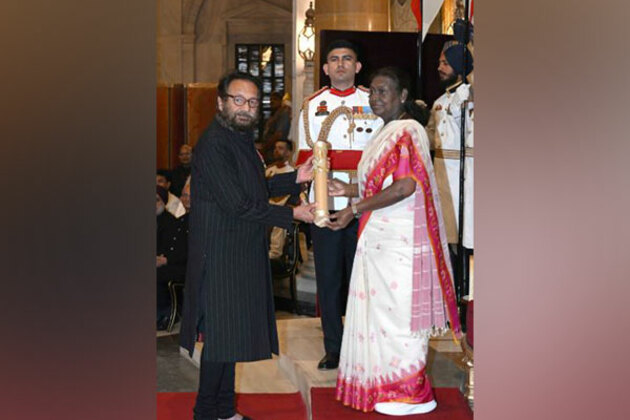 President Murmu confers Padma Bhushan to filmmaker Shekhar Kapur