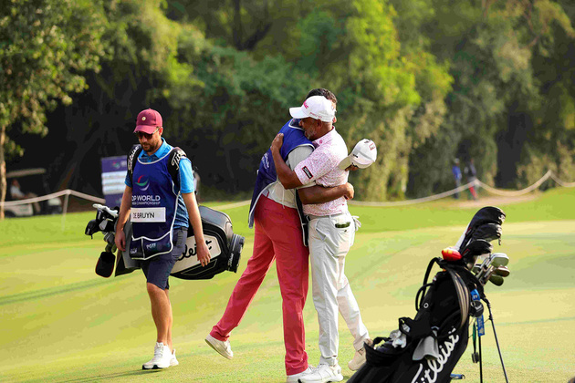 Gangjee lands an eagle to lie fourth as Lowry fires bogey-free 64 to lead DP World India Championship