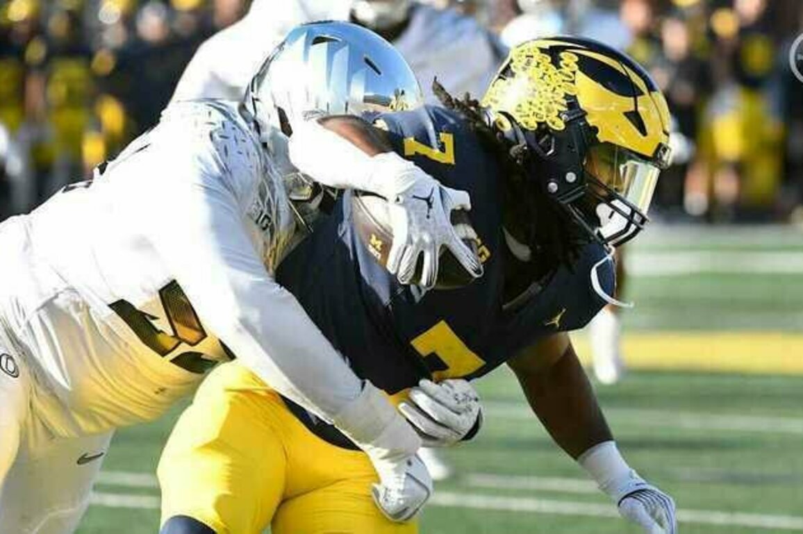 How he fits: Derrick Harmon, DL, Oregon
