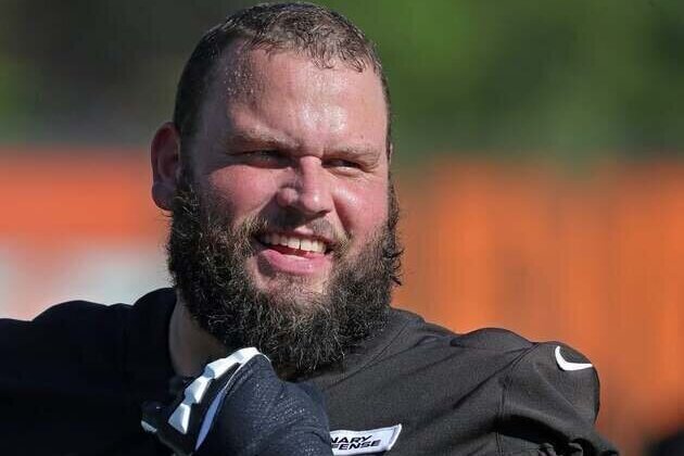 Long-time Browns G Joel Bitonio retires after 12 seasons