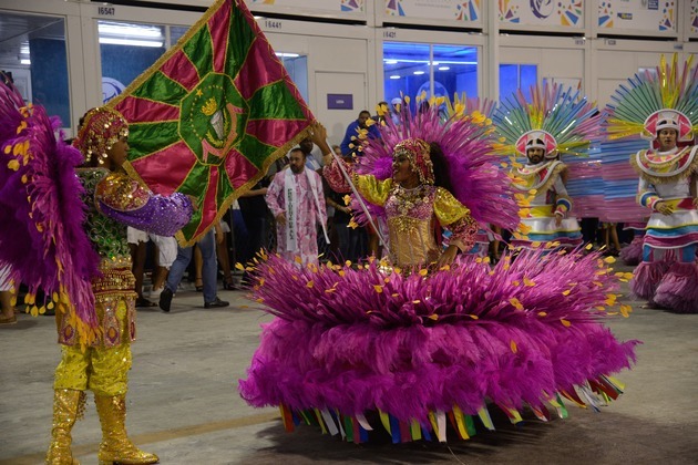 Mangueira rounds off Rio Carnival parade