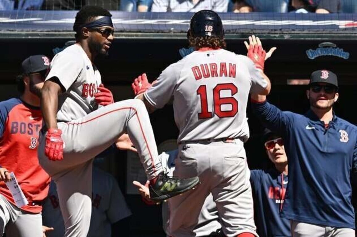 Red Sox use big seventh inning to topple Guardians