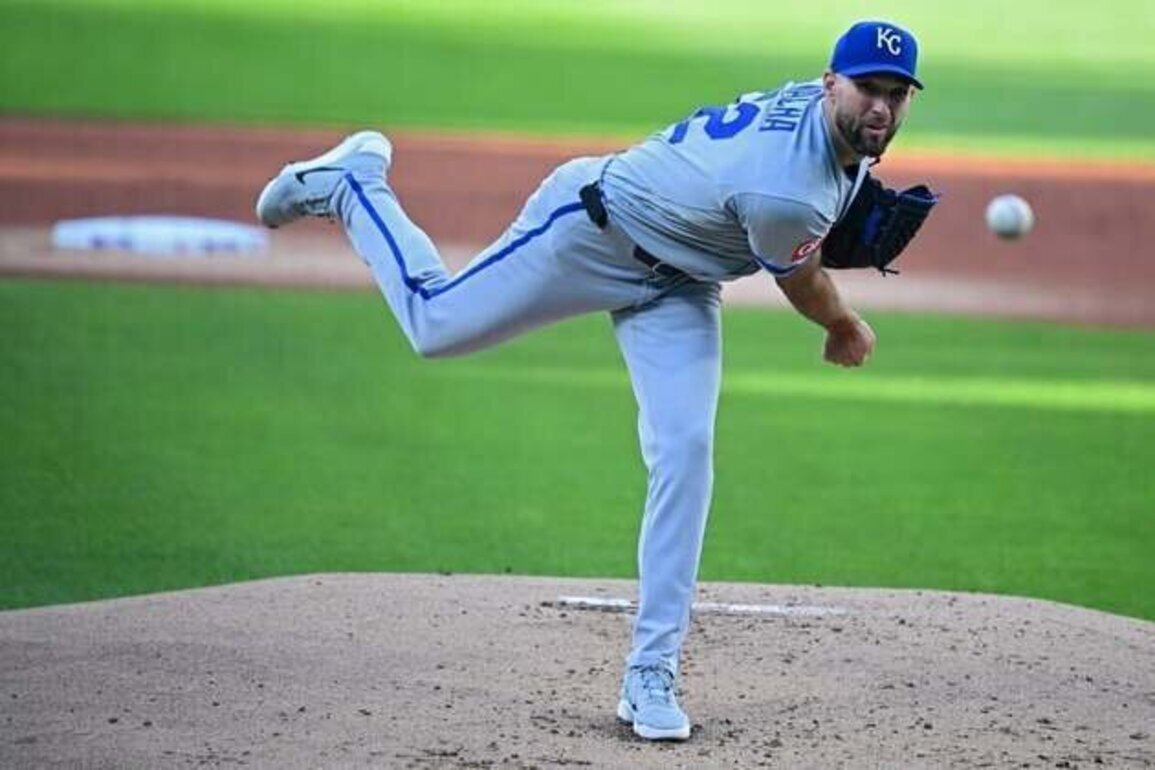 Michael Wacha earns win as Royals down Guardians