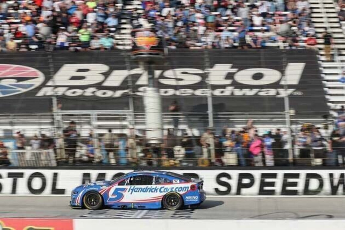 Cup Series returns to action at Bristol's Food City 500