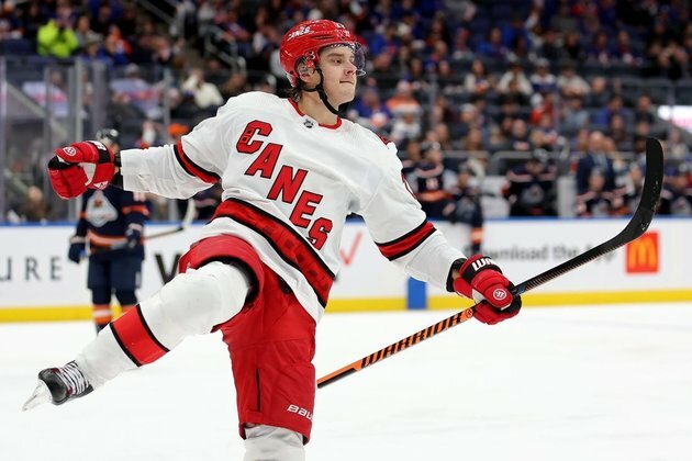 Hurricanes, Stars face off in battle of hot squads