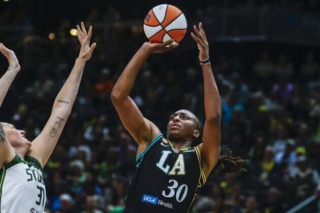Nneka Ogwumike, Sparks roll past last-place Storm