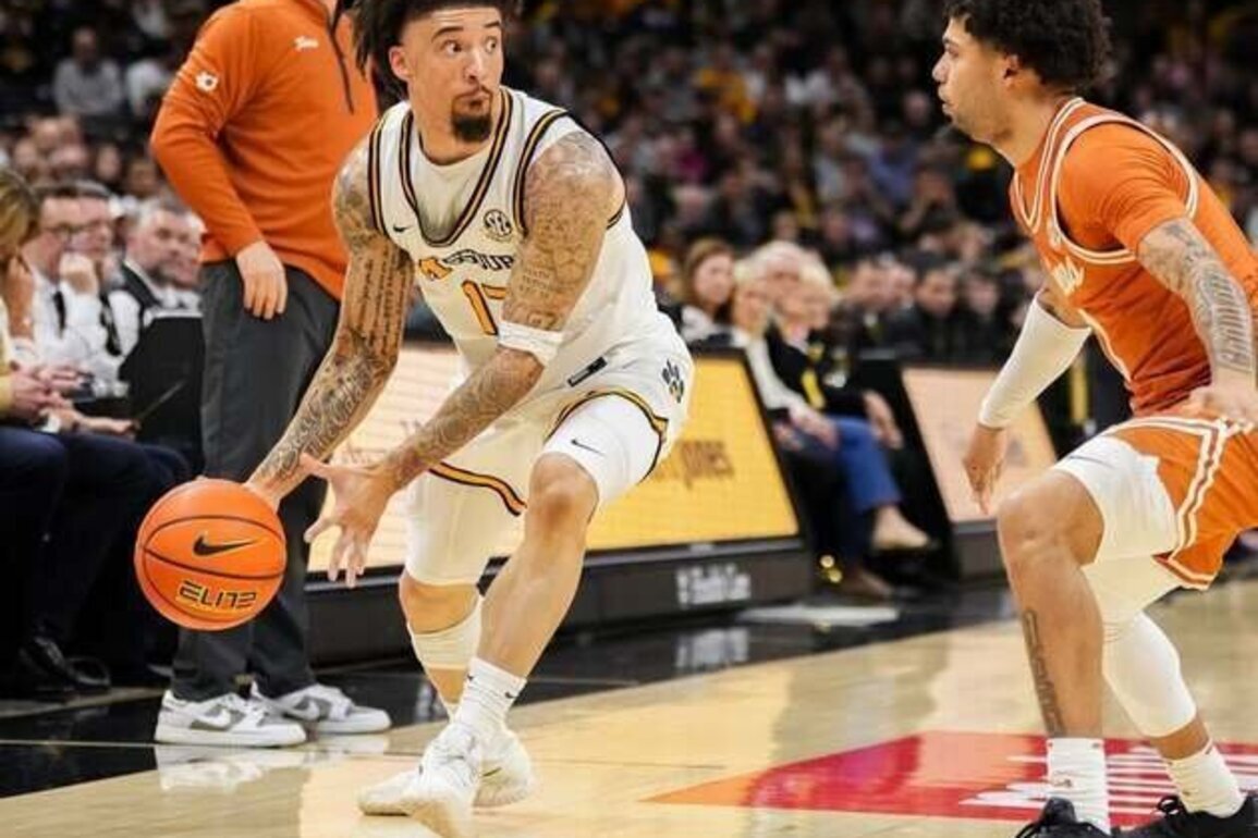 Texas rides strong second half to road win over Missouri