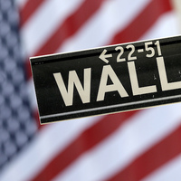 U.S. stock markets sputter but techs eke out decent gain