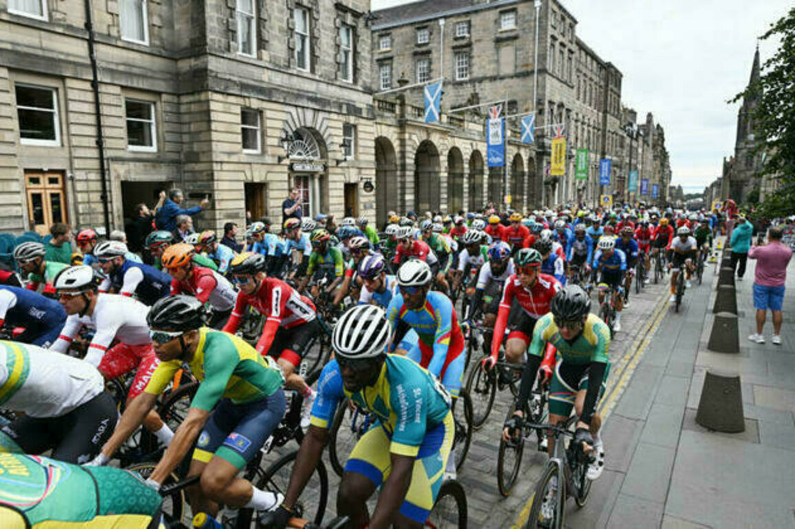 'Magical' Edinburgh to host start of 2027 Tour de France