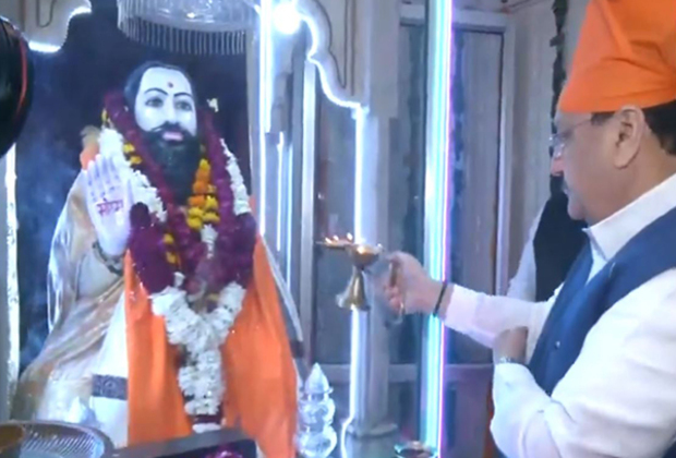 On Sant Ravidas Jayanti, BJP President Nadda offers prayers at Delhi temple