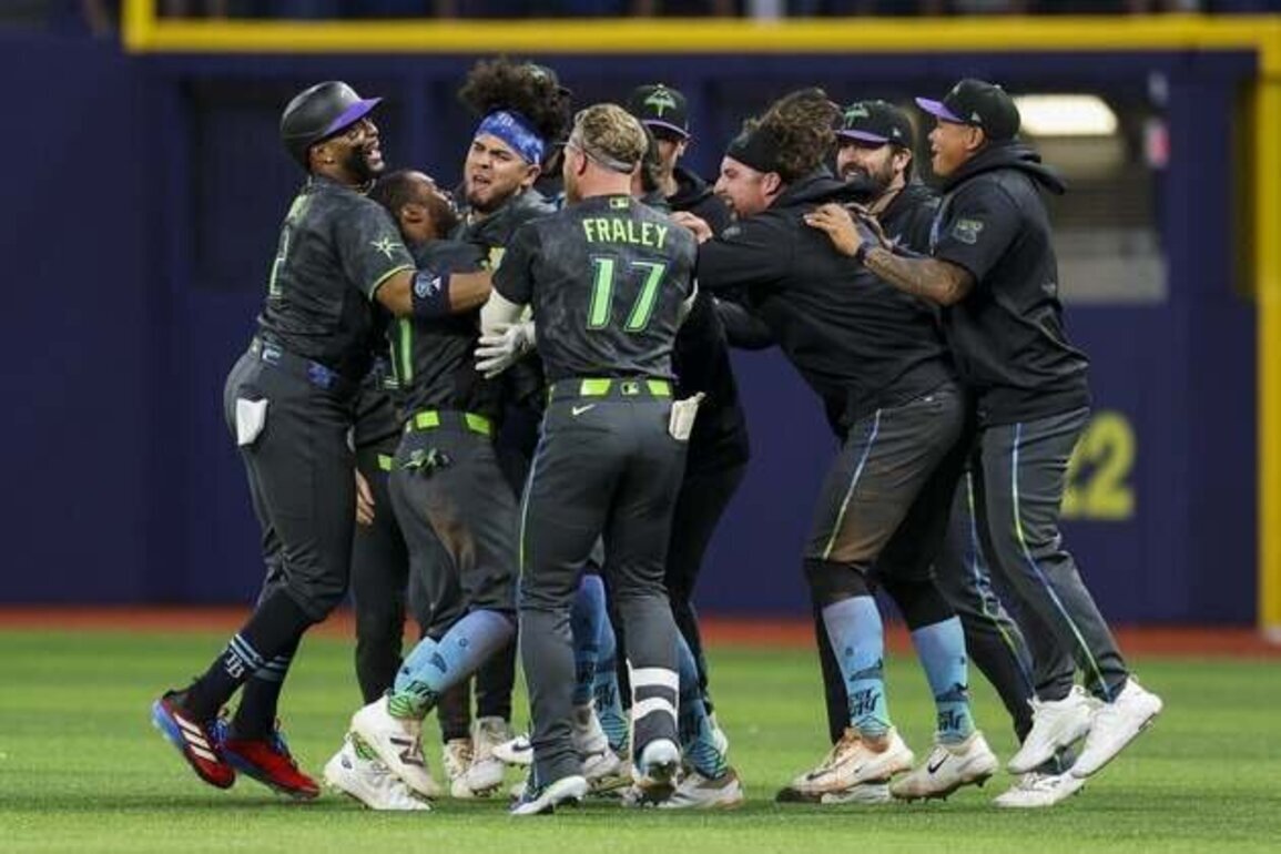 Rays' third rally results in walk-off win over Yankees