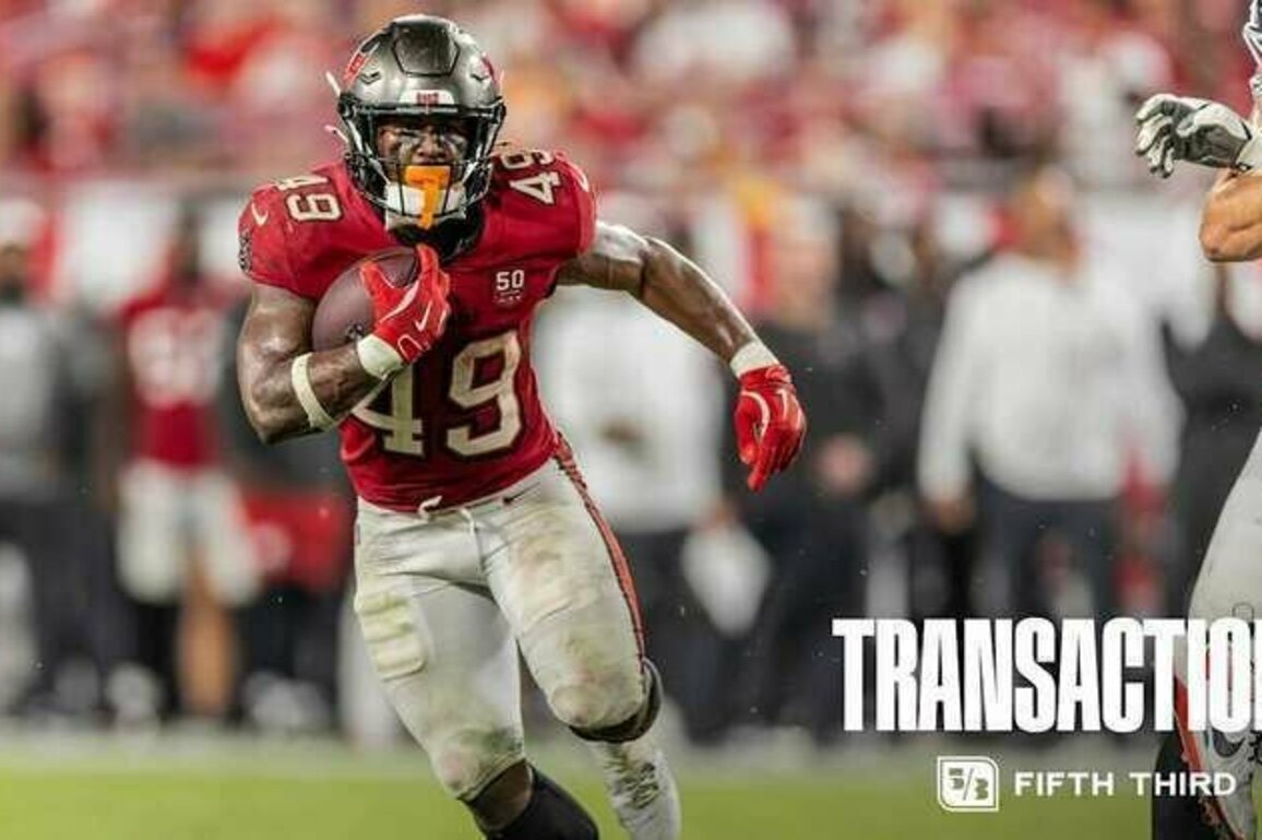 Bucs Bring RB Owen Wright Back to Practice Squad