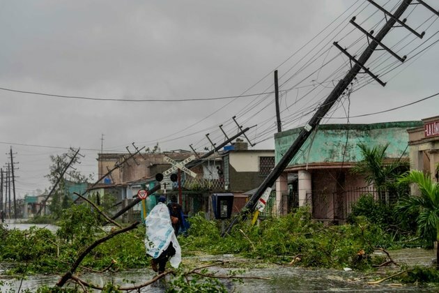Hurricane Ian Strikes Cuba; Florida Braces for Winds, Floods