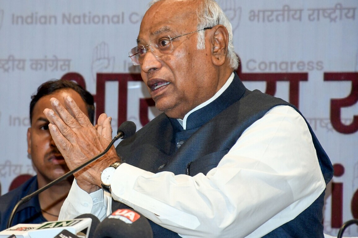 "Hurrying implementation rather than truly empower women": Kharge writes to PM Modi, seeks all-party meeting on Women's Reservation bill