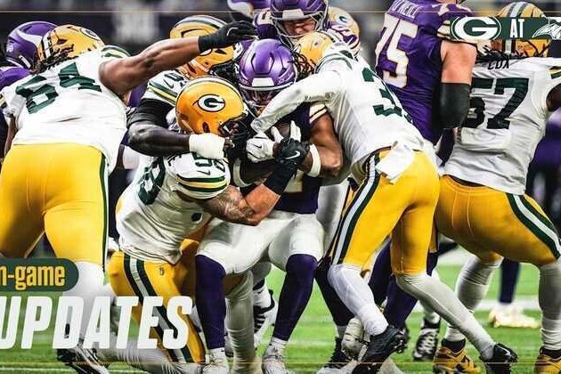 Vikings lead Packers 13-0 at halftime