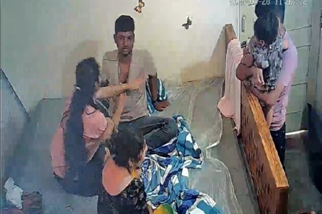 Loco pilot assaulted by wife in MP's Satna, videos goes viral; case registered