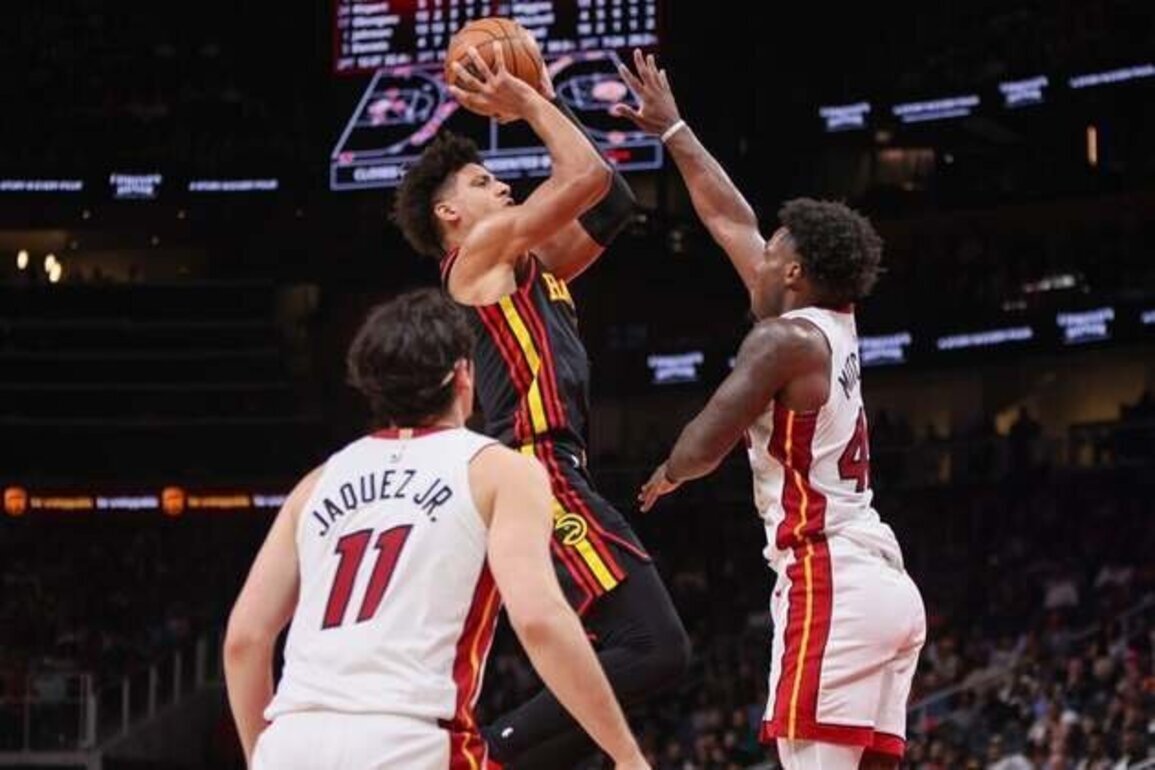 Heat, Hawks clash with major playoff implications