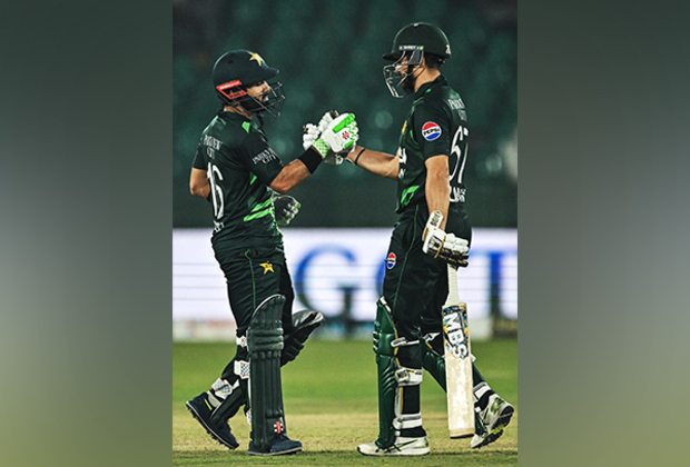 Pakistan storm into tri-nation final with record chase against South Africa