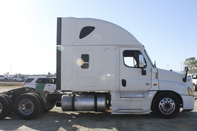 Border Patrol apprehends driver with over 750 pounds of meth hidden in fuel tanks s of San Diego