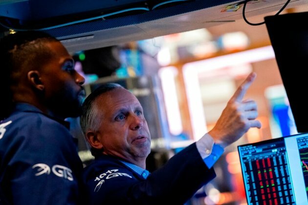 US Markets Shudder on Dashed Inflation Hopes; Dow Falls 1,250