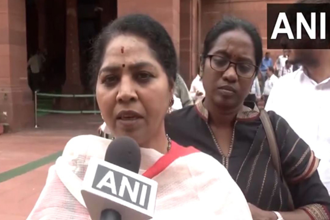 "No safety for women in this country", says Congress MP R. Sudha after her gold chain was snatched in Delhi