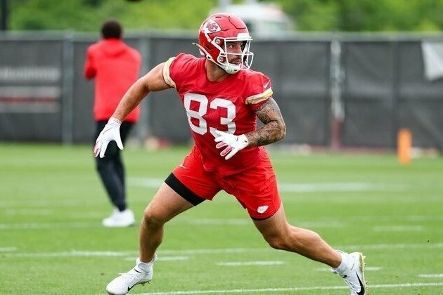Chiefs Begin OTA Workouts at the Team Facility